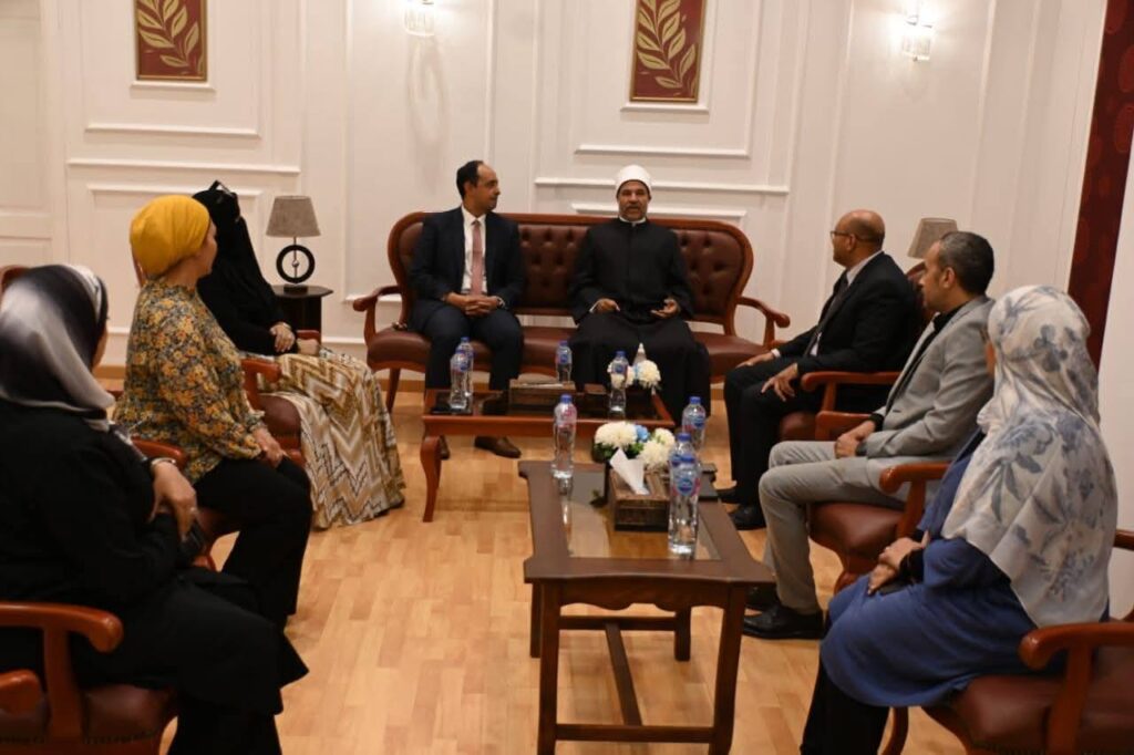 الأوقاف تشارك في لقاء توعوي بمركز إمبابة لعلاج الإدمان بالتعاون مع محافظة القاهرة وصندوق مكافحة الإدمان 27 517536400 1129695599192397 5355240845328671307 n