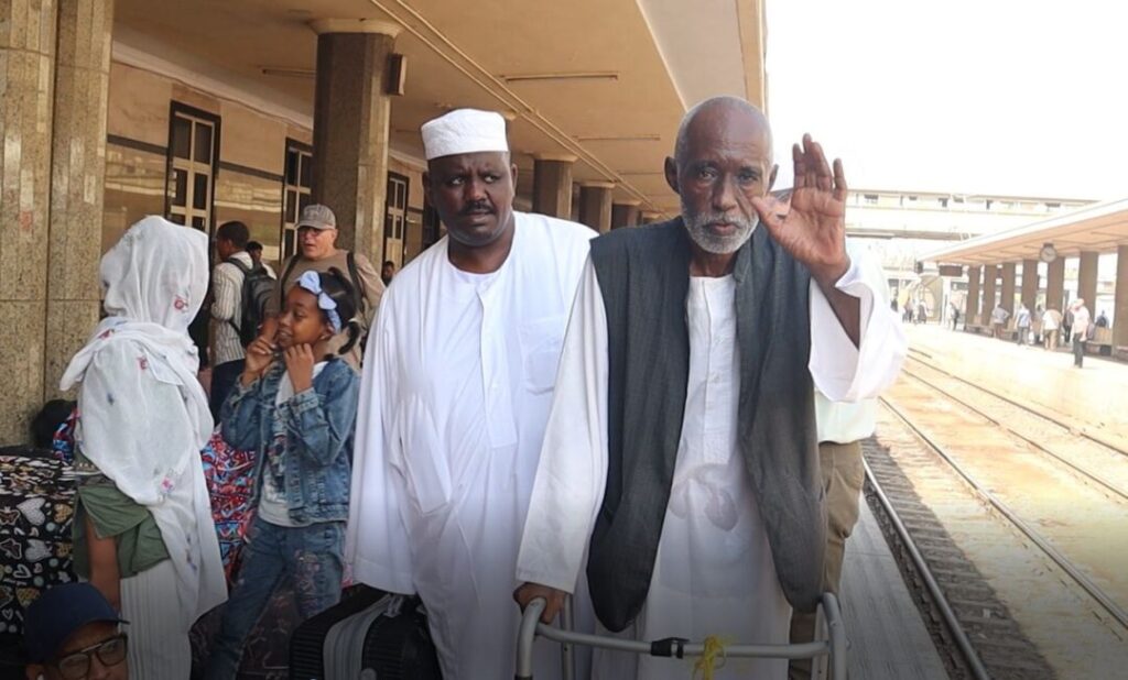مصر تنظم رحلات قطارات مكيفة لعودة الأشقاء السودانيين طوعاً إلى وطنهم 27 524618514 1295260802644337 8277543280746266027 n