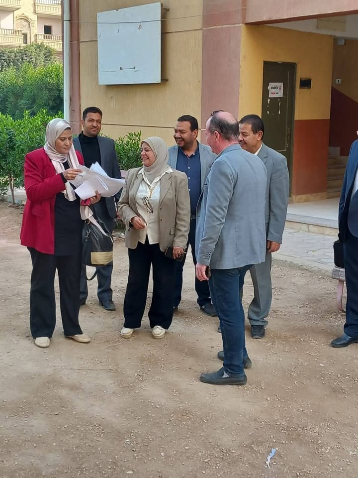 «مدير لا يُدير بالأوامر».. داخل مدرسة حكومية تُدار بعقل الجماعة لا الفرد 30 598023152 838387268806699 8786132633025294245 n 1