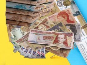 تحركات جديدة في سوق العملات بدمشق اليوم.. تعرف على أسعار الدولار واليورو وباقي العملات 45 تحركات جديدة في سوق العملات بدمشق اليوم.. تعرف على أسعار الدولار واليورو وباقي العملات